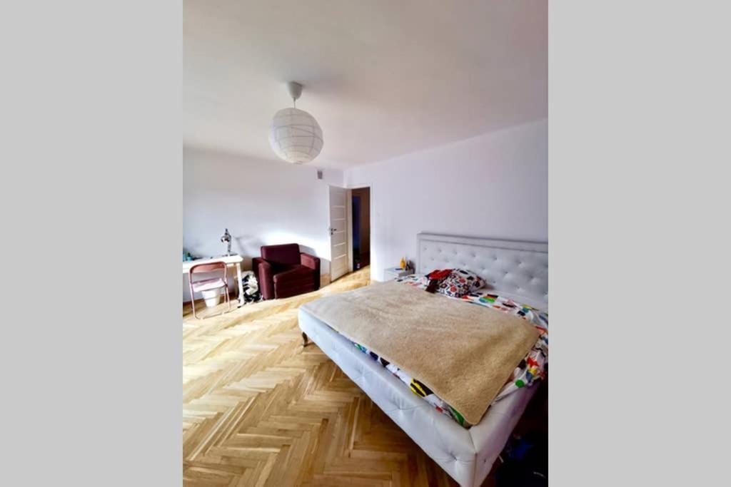 Sunshine Parkside Hideaway - 3 Bedroom - By Upstairs Krakau Exterior foto